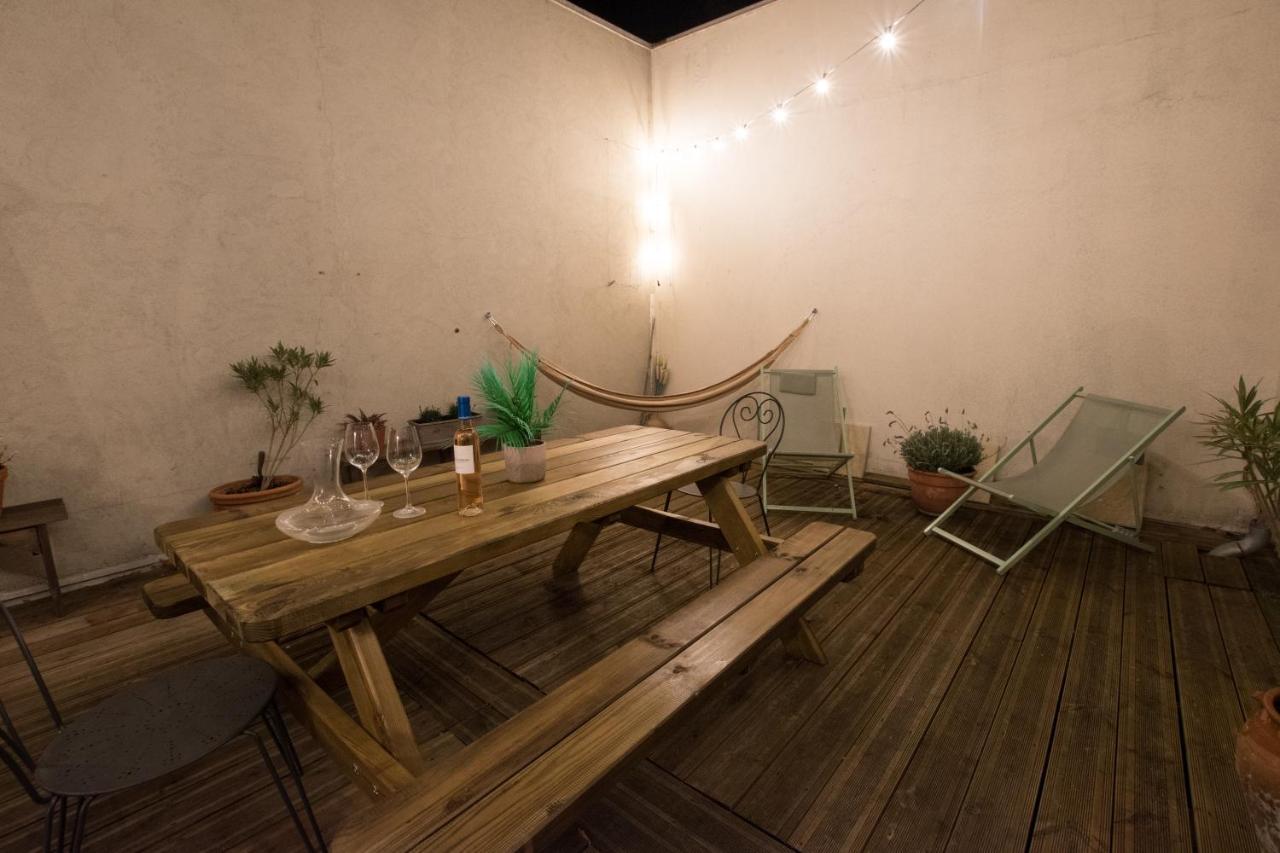 Marcat - Clim - Patio Apartment Arles Bagian luar foto